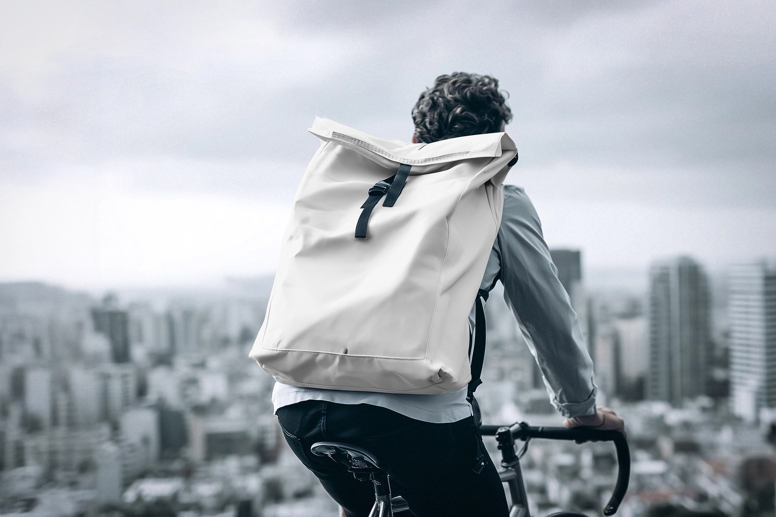 Free Food Delivery Bag Mockup
